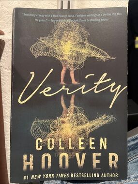 Verity by Colleen Hoover - Black & Gold Paperback
